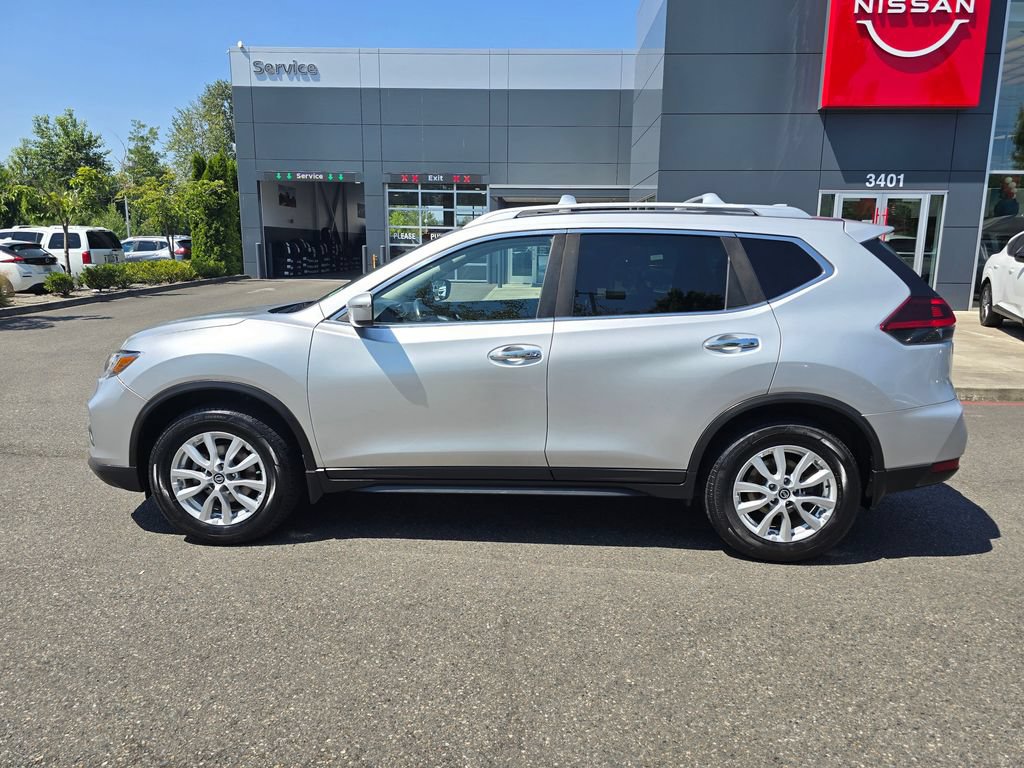 Used 2018 Nissan Rogue SV AWD/4WD image 2