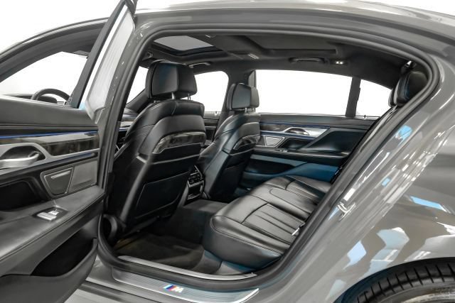 Used 2020 BMW 750i xDrive w/ Executive Package AWD/4WD image 53