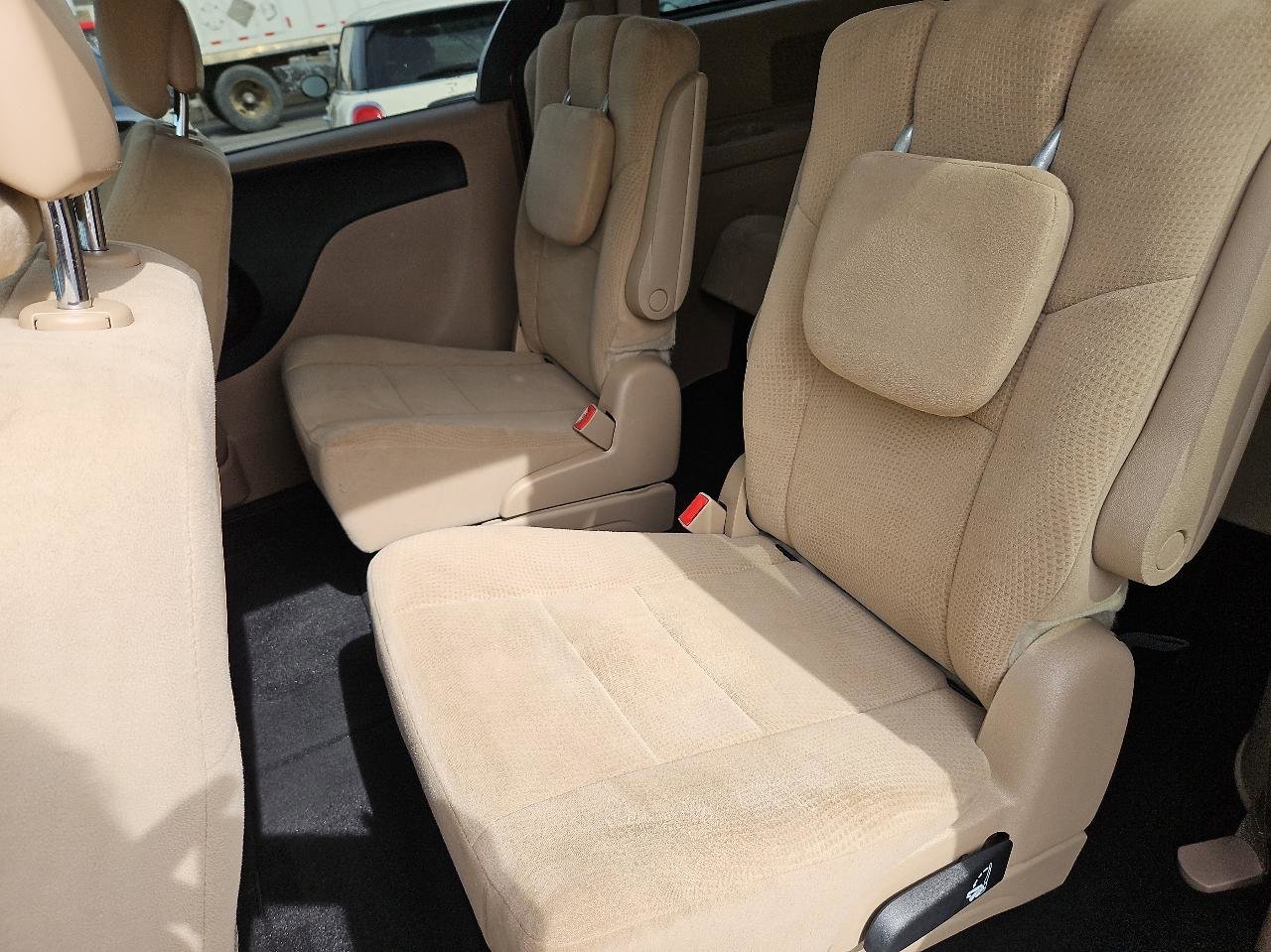 Used 2014 Dodge Grand Caravan SXT image 20