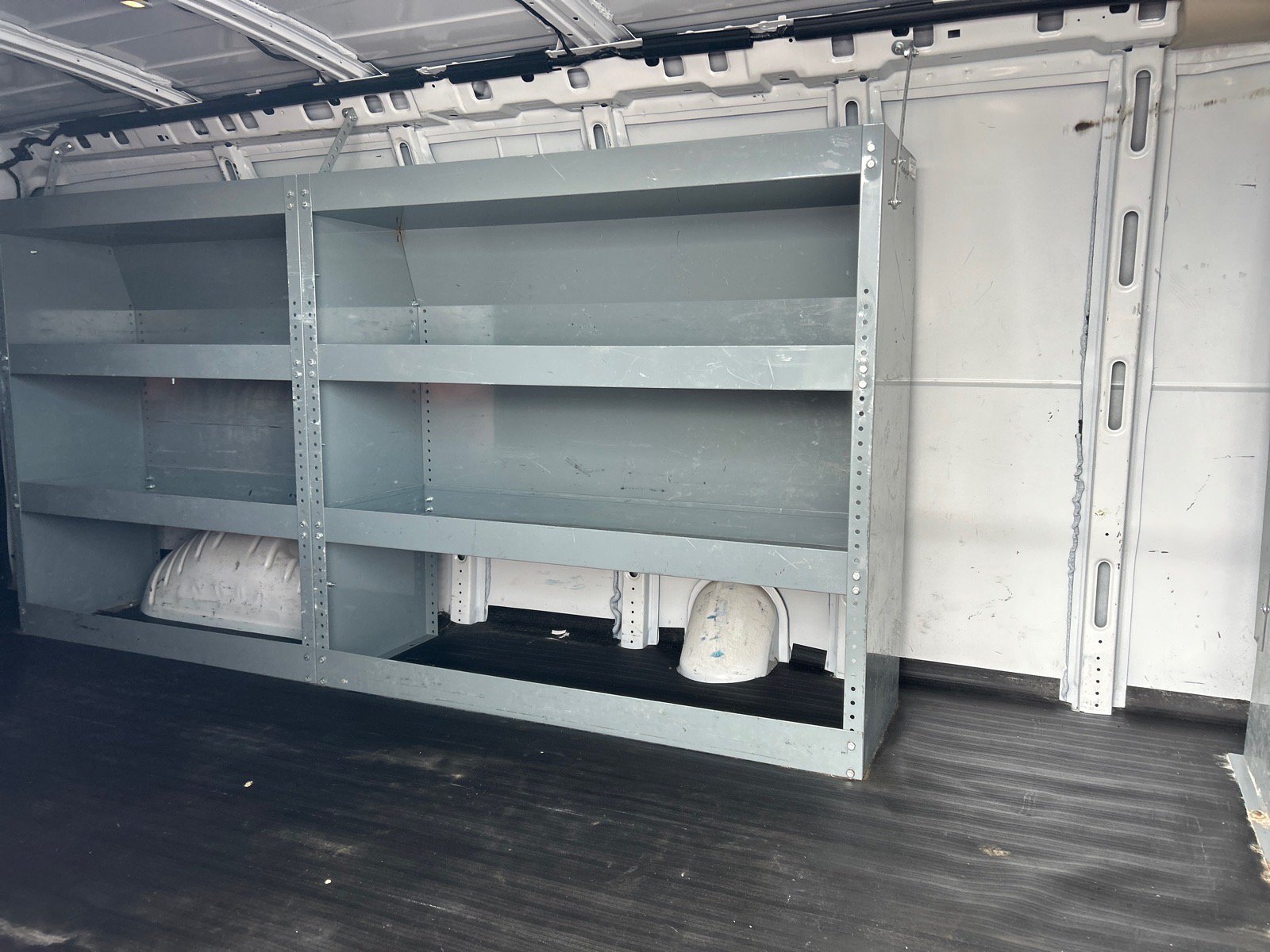 Used 2020 Chevrolet Express 3500 Extended RWD image 18