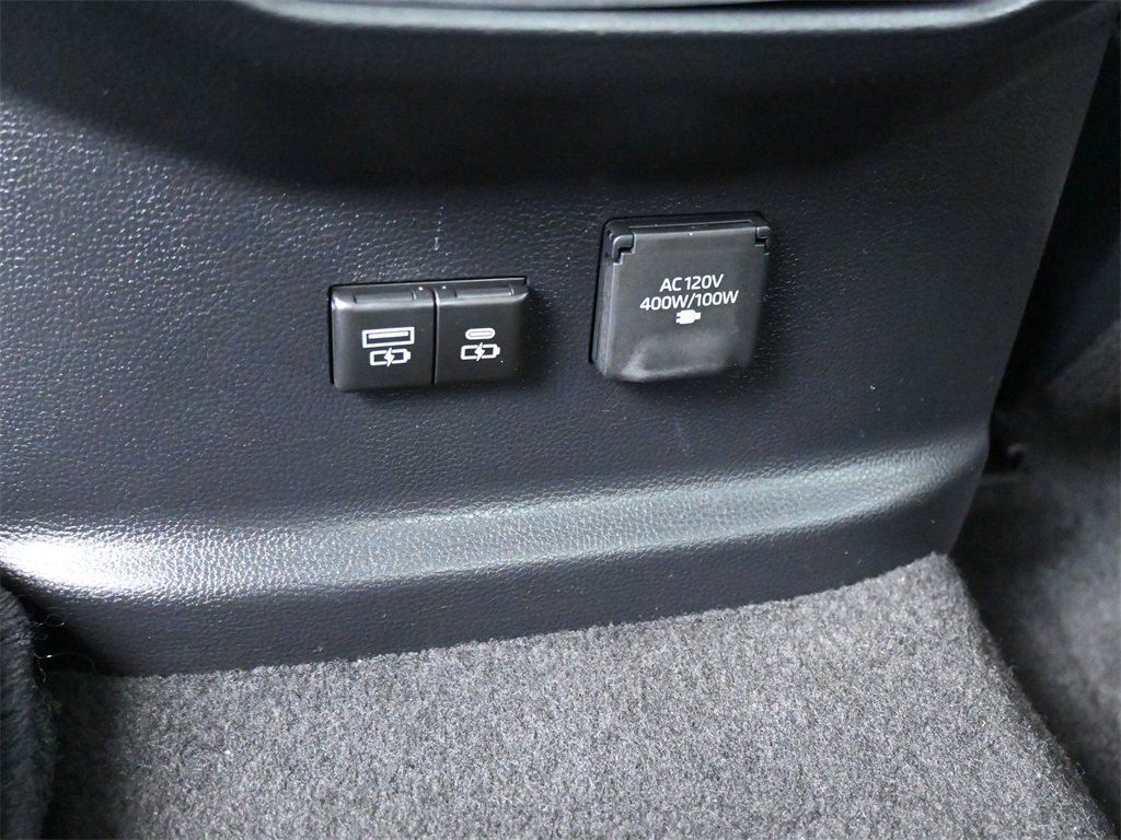 Used 2025 Toyota Tundra Limited image 21