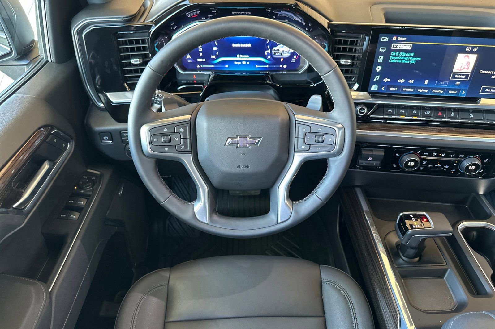 Used 2026 Chevrolet Silverado 1500 LT Trail Boss w/ LT Trail Boss Premium Package AWD/4WD image 15
