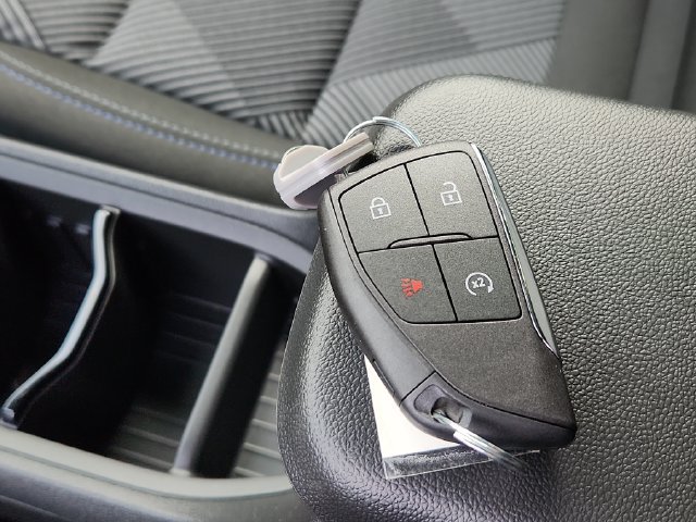 New 2027 Chevrolet Bolt LT w/ Comfort Package FWD image 32