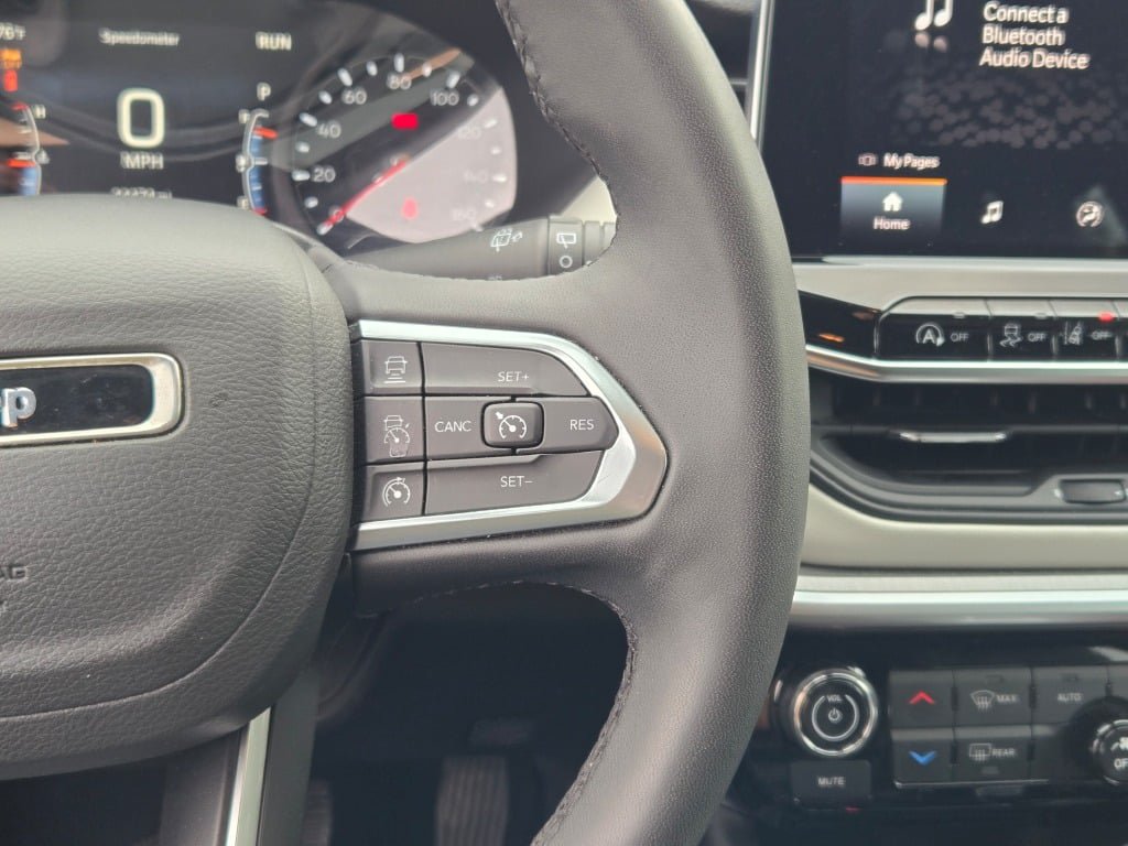 Used 2025 Jeep Compass Limited AWD/4WD image 30