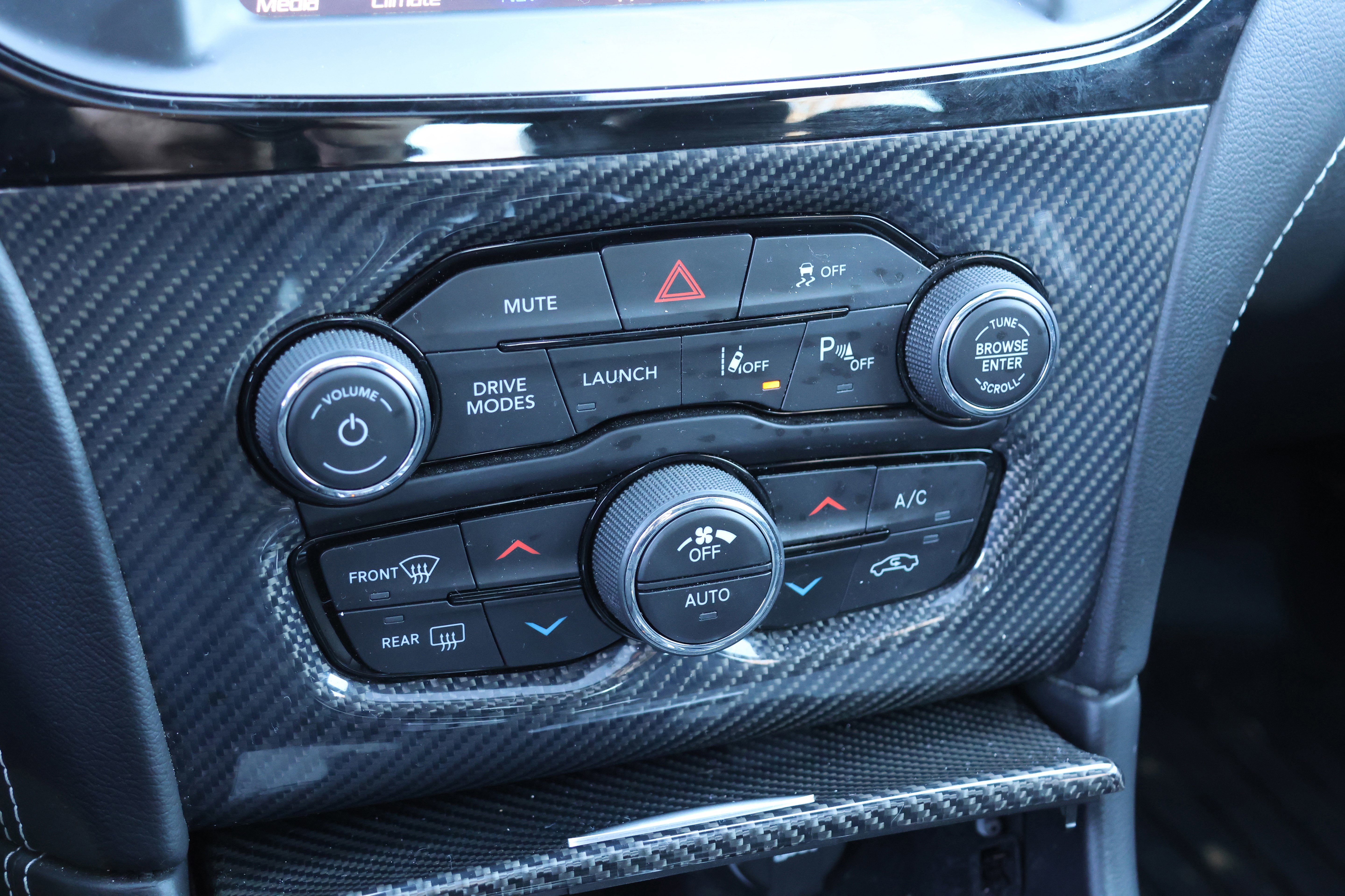 Used 2023 Chrysler 300 C image 28