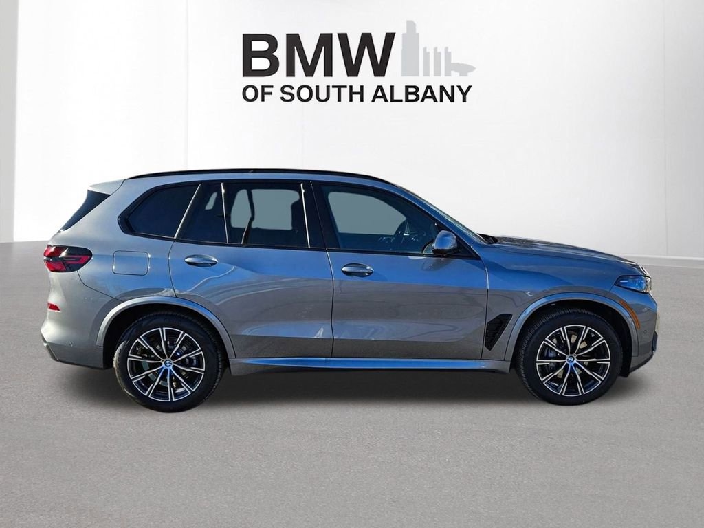 New 2026 BMW X5 xDrive40i w/ M Sport Package image 3