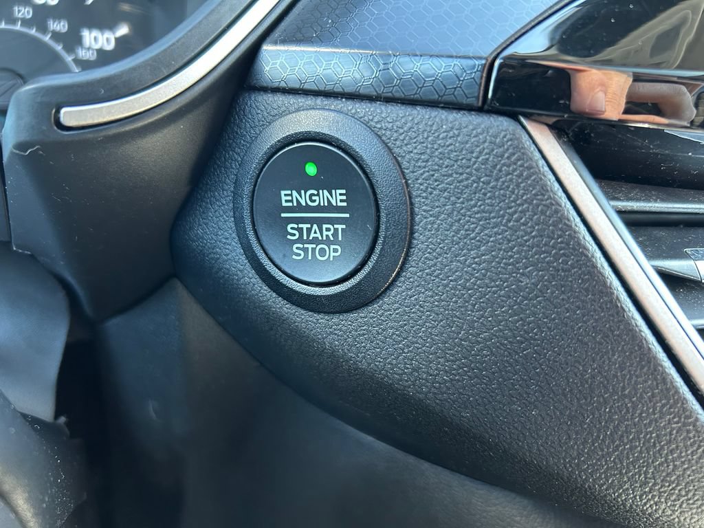 Used 2022 Ford Escape SEL w/ SEL Stealth AWD Package image 17