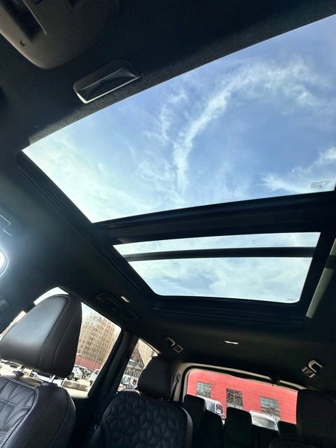 Certified 2025 Nissan Armada Platinum image 44