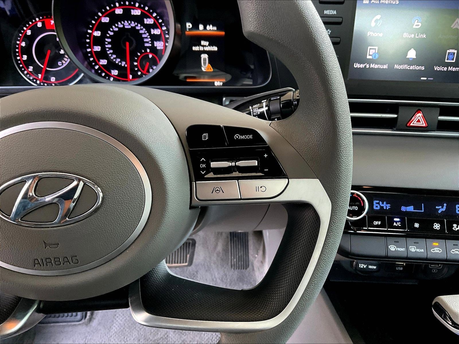 Used 2022 Hyundai Elantra SEL FWD image 11
