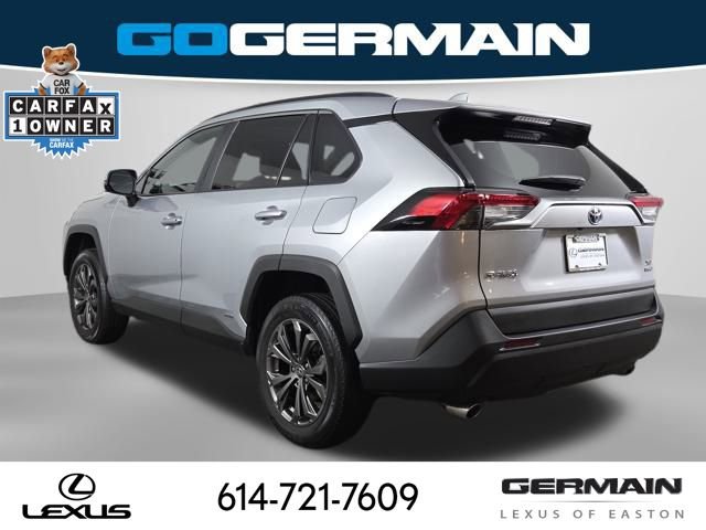 Used 2022 Toyota RAV4 XLE Premium image 11