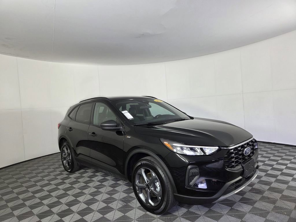 Used 2025 Ford Escape ST-Line image 33