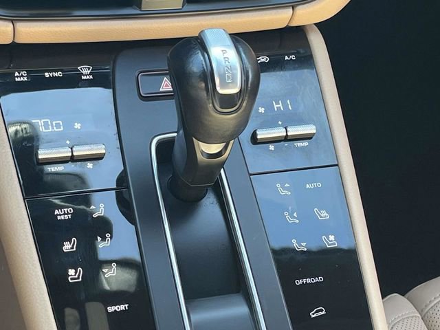 Used 2023 Porsche Macan Turbo image 23