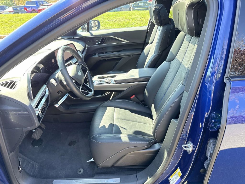 Certified 2024 Cadillac Lyriq Sport AWD/4WD image 6