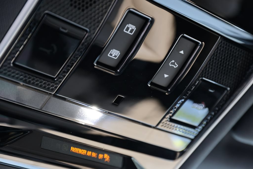 New 2026 Land Rover Range Rover Sport Dynamic SE AWD/4WD image 13