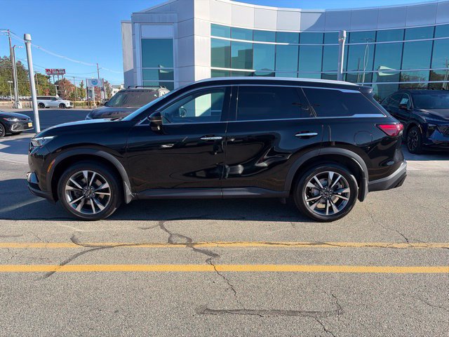 Certified 2023 INFINITI QX60 Luxe w/ Performance Audio Package AWD/4WD image 3