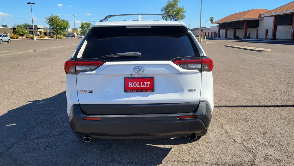 Used 2021 Toyota RAV4 XLE w/ Convenience Package FWD image 10