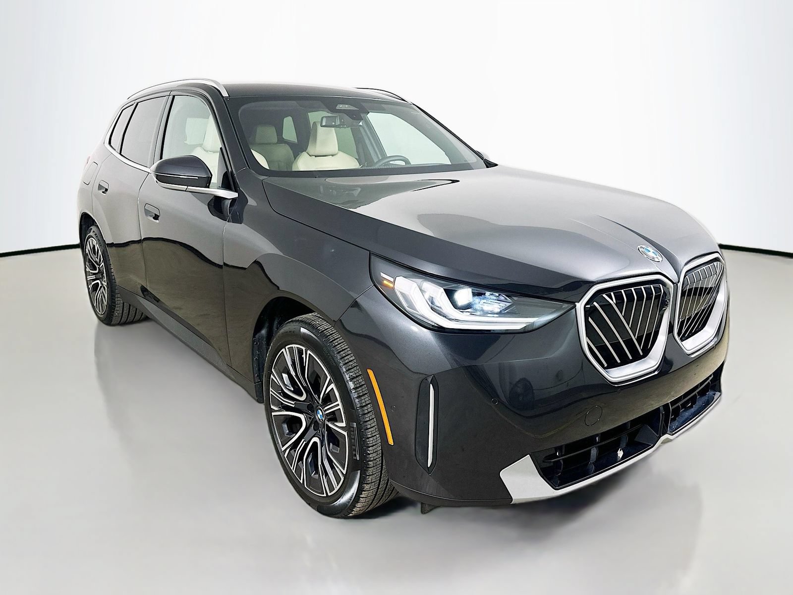 Used 2026 BMW X3 xDrive30i w/ Premium Package AWD/4WD image 3