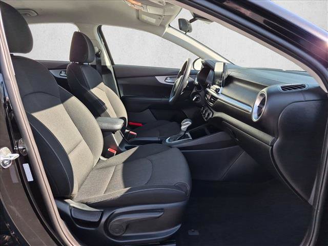 Used 2022 Kia Forte LXS FWD image 19