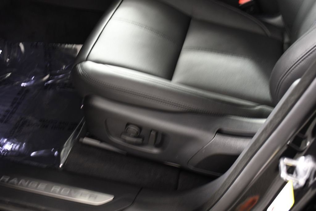 New 2026 Land Rover Range Rover Velar Dynamic SE AWD/4WD image 16