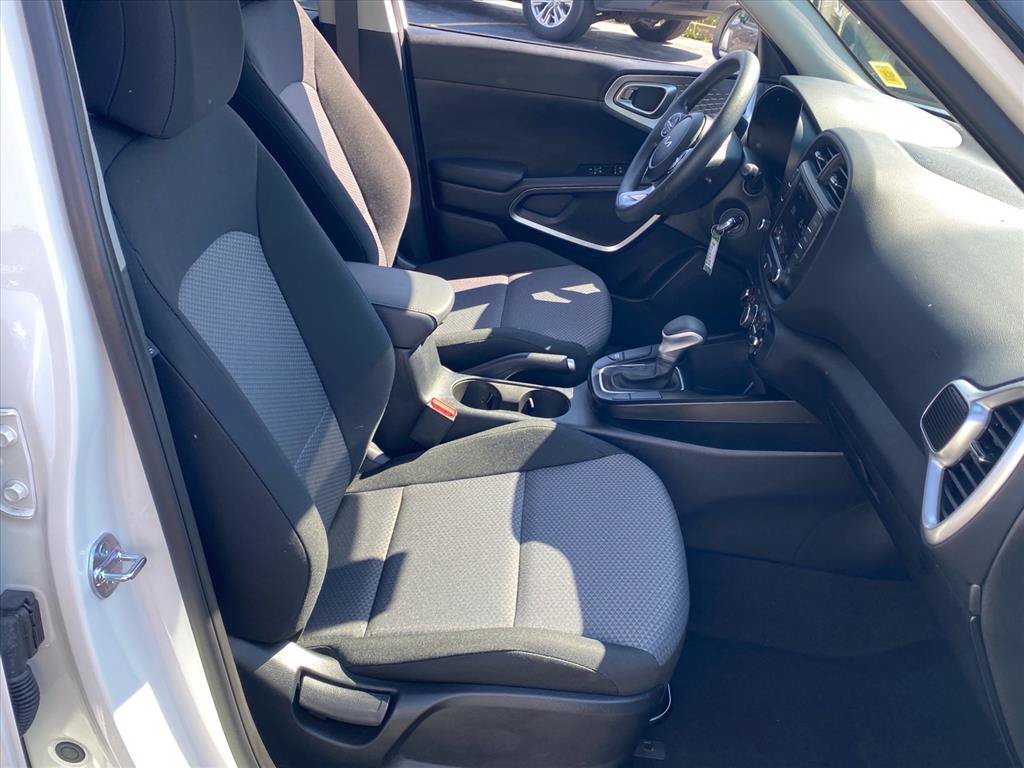 Certified 2025 Kia Soul LX FWD image 25