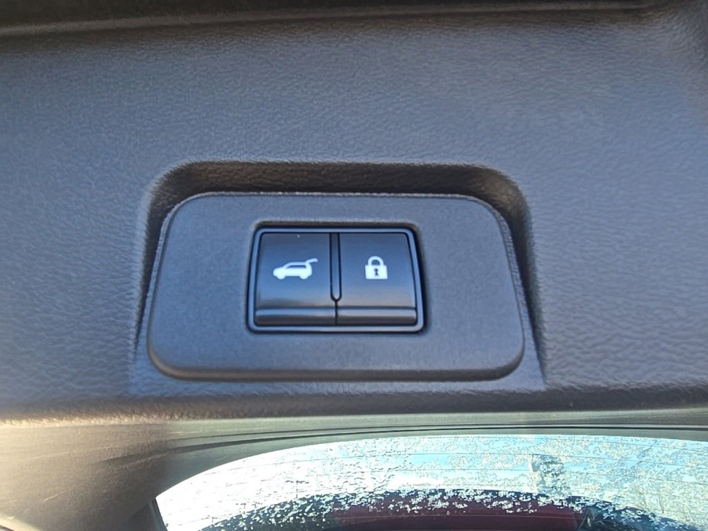 Used 2023 Nissan Rogue SV w/ SV Premium Package image 38