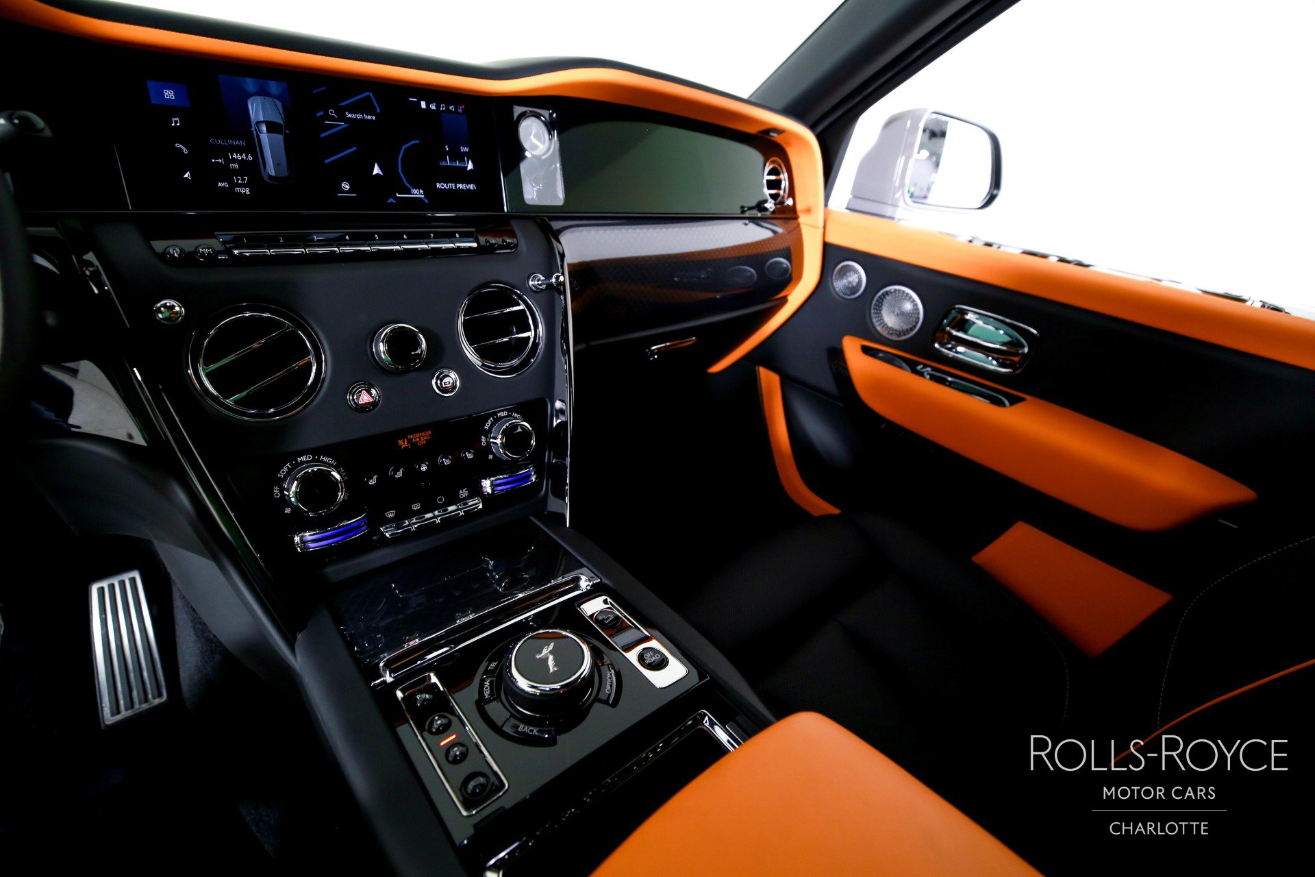 Used 2026 Rolls-Royce Cullinan Black Badge image 16
