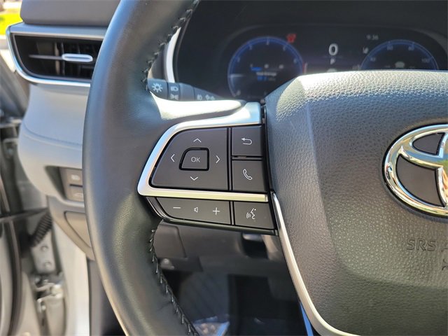 Used 2023 Toyota Highlander Platinum image 18