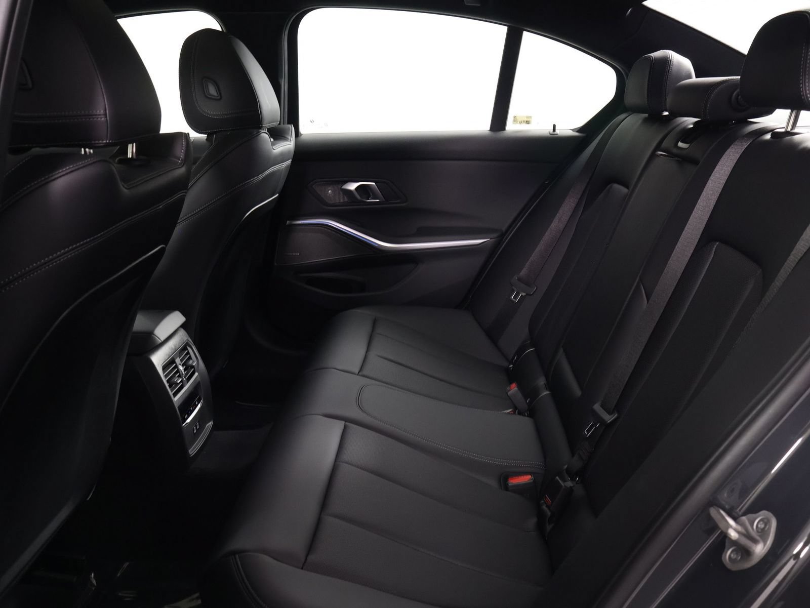 Used 2026 BMW M340i w/ Premium Package RWD image 32