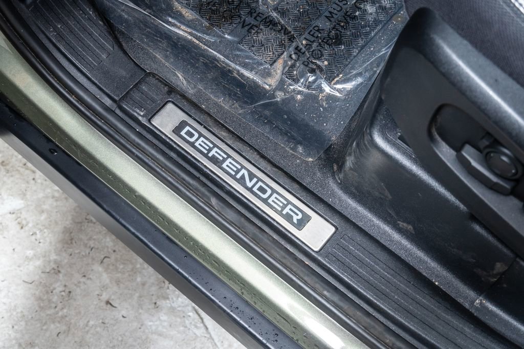 Used 2020 Land Rover Defender 110 X AWD/4WD image 25