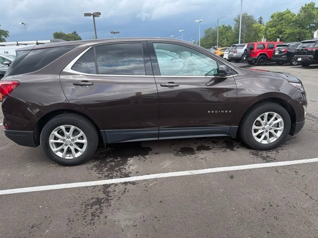 Used 2020 Chevrolet Equinox LT w/ Driver Convenience Package FWD image 2