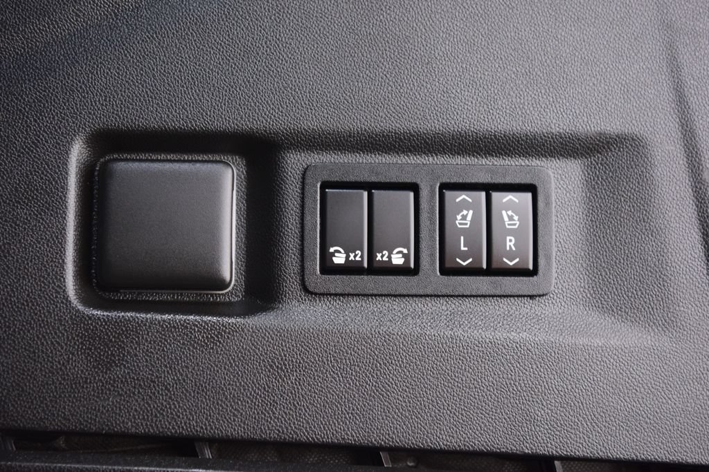 Used 2022 Chevrolet Tahoe High Country AWD/4WD image 23