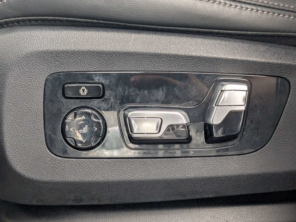 Used 2024 BMW X5 M60i AWD/4WD image 27
