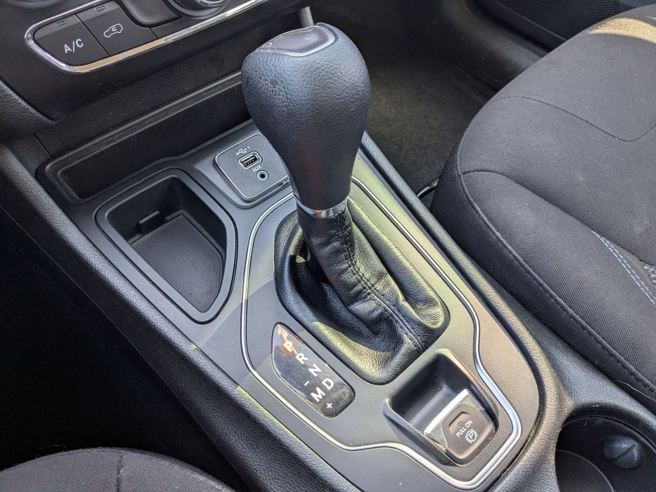 Used 2019 Jeep Cherokee Latitude w/ Popular Appearance Group image 21