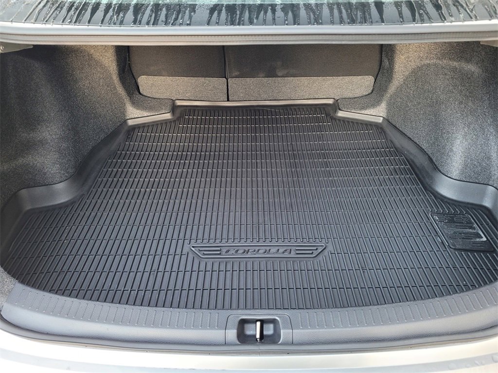 Used 2025 Toyota Corolla LE image 25