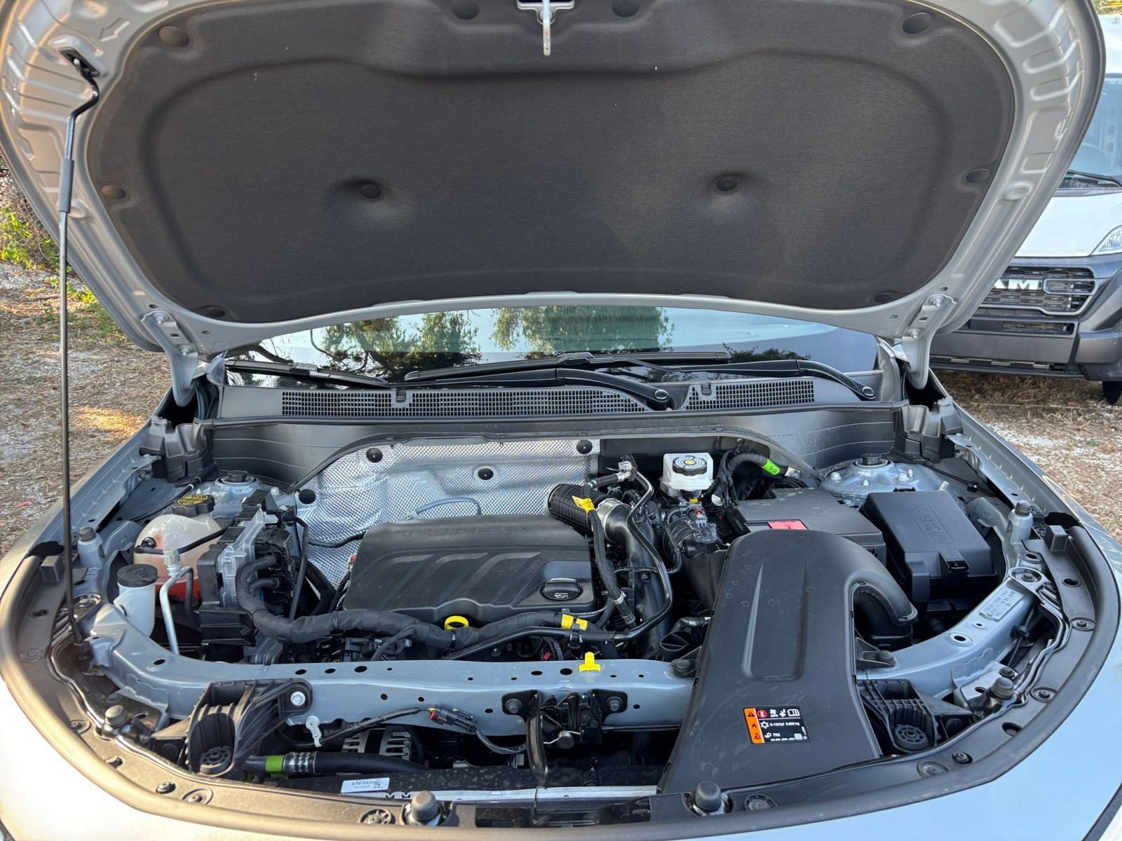 Used 2025 Buick Envista Sport Touring image 33