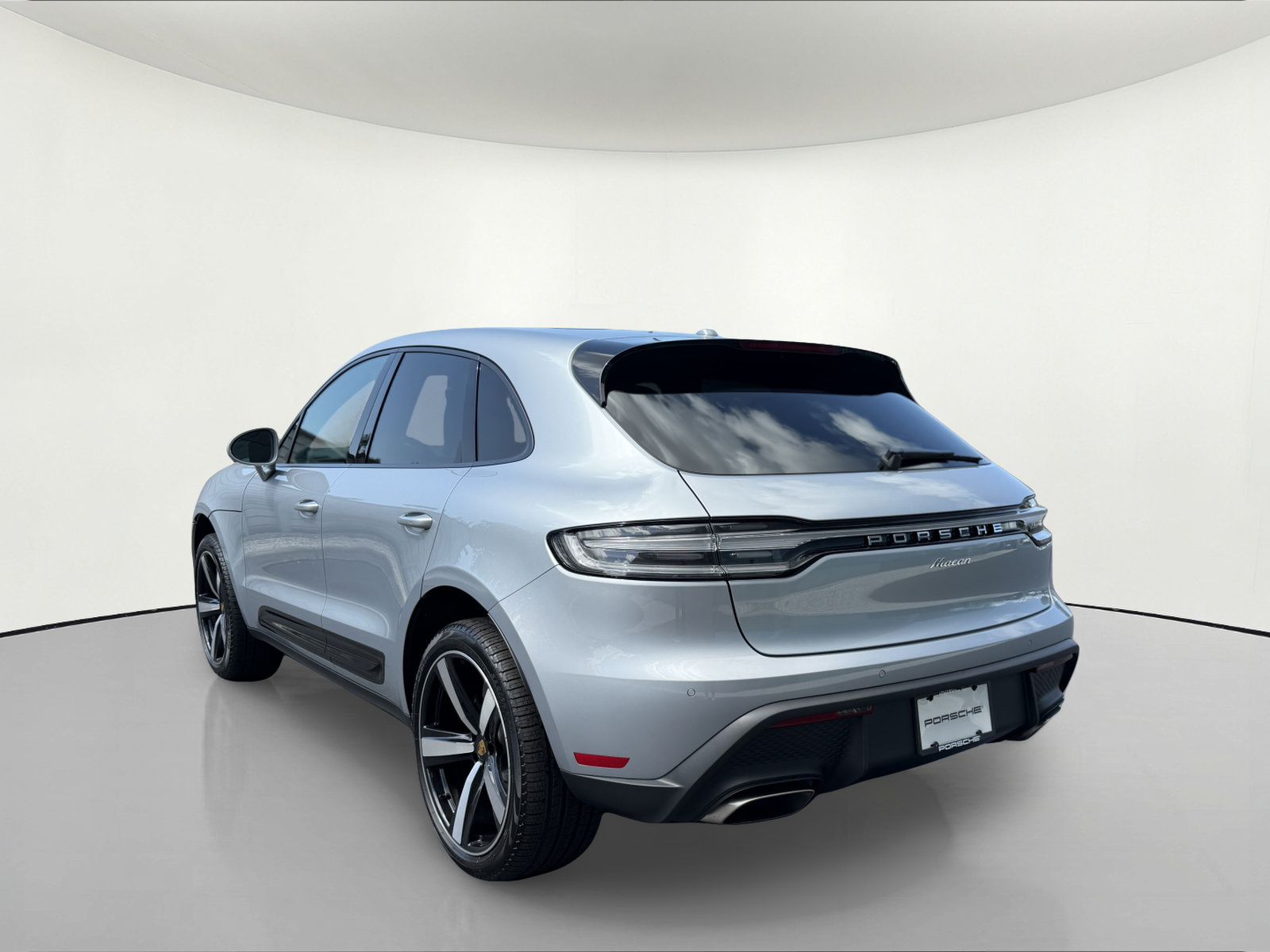 New 2026 Porsche Macan AWD/4WD image 3
