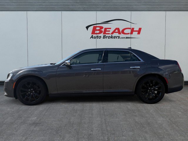 Used 2019 Chrysler 300 Limited RWD image 7