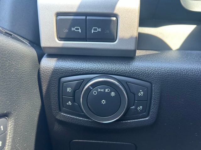 Used 2017 Ford F150 Lariat w/ Equipment Group 502A Luxury AWD/4WD image 22