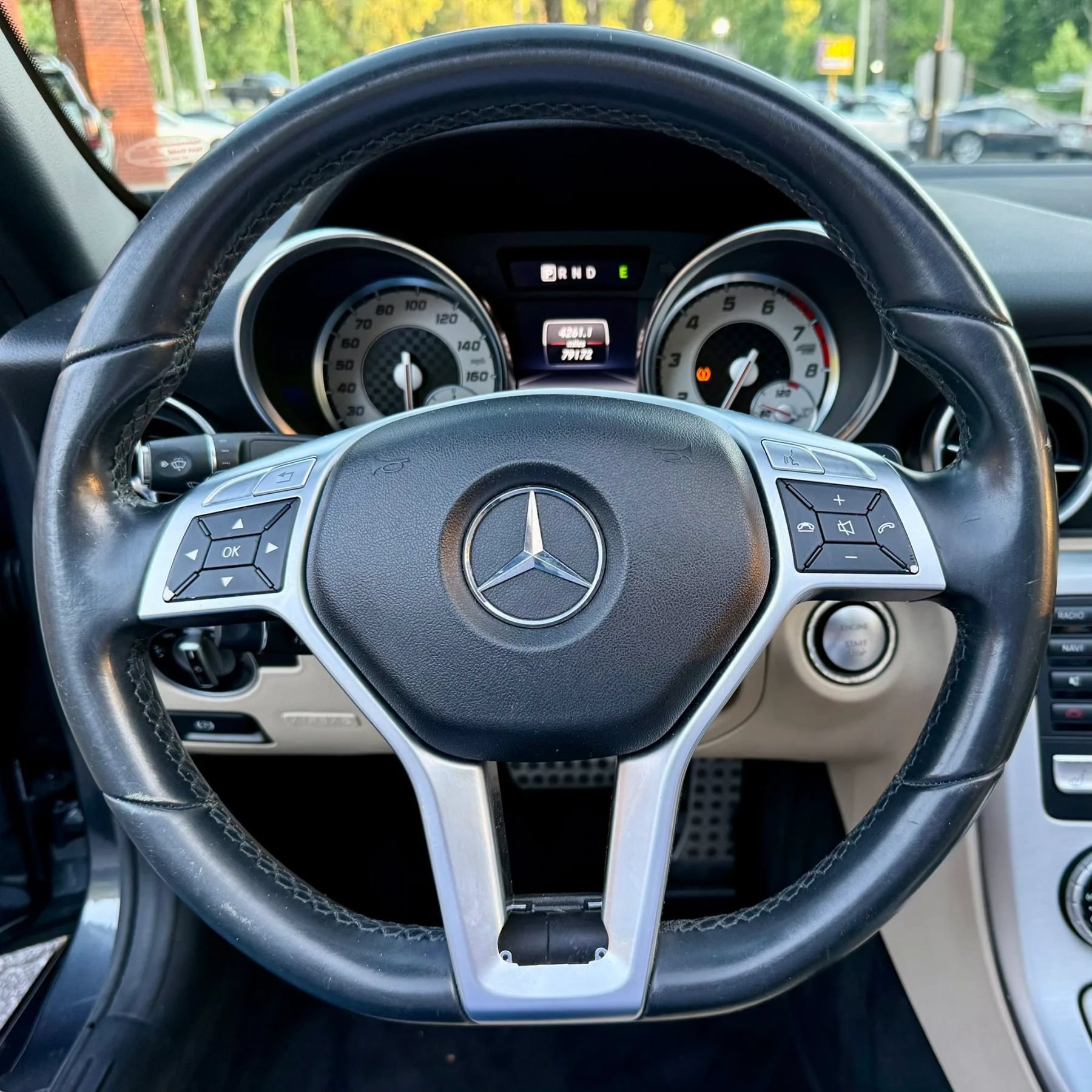 Used 2015 Mercedes-Benz SLK 250 image 39