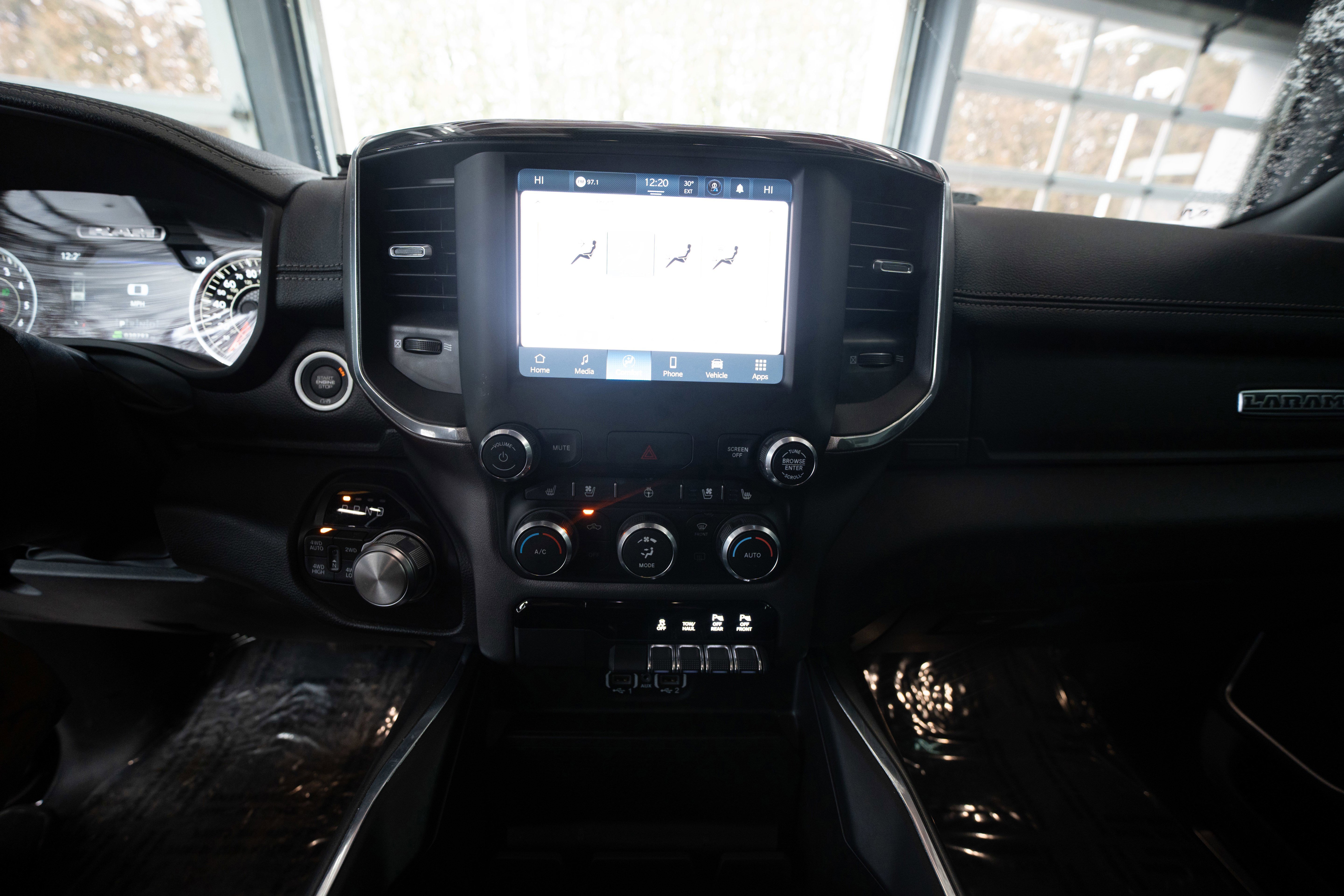 Used 2022 RAM 1500 Laramie w/ Sport Appearance Package image 16