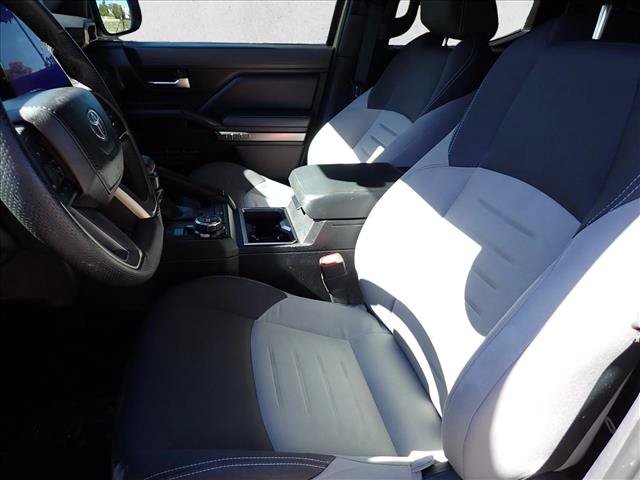 Used 2025 Toyota Tacoma TRD Off-Road AWD/4WD image 12