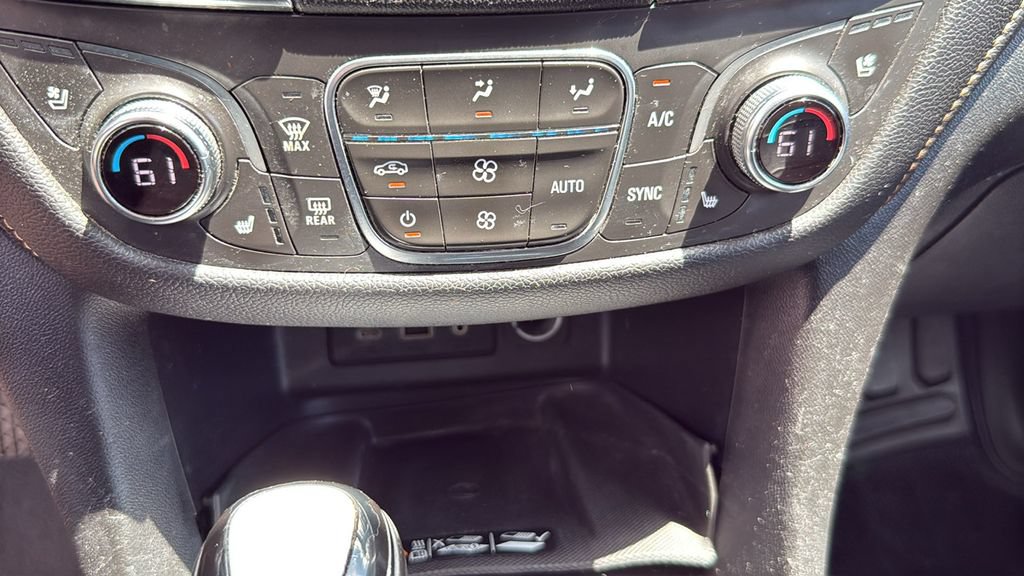 Used 2019 Chevrolet Equinox Premier FWD image 42