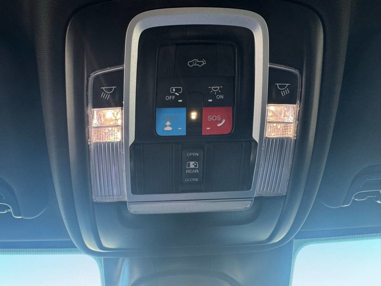 Used 2025 RAM 2500 Laramie image 27