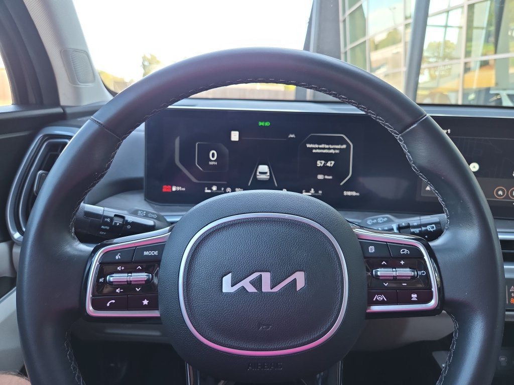 Used 2025 Kia Sorento SX AWD/4WD image 19