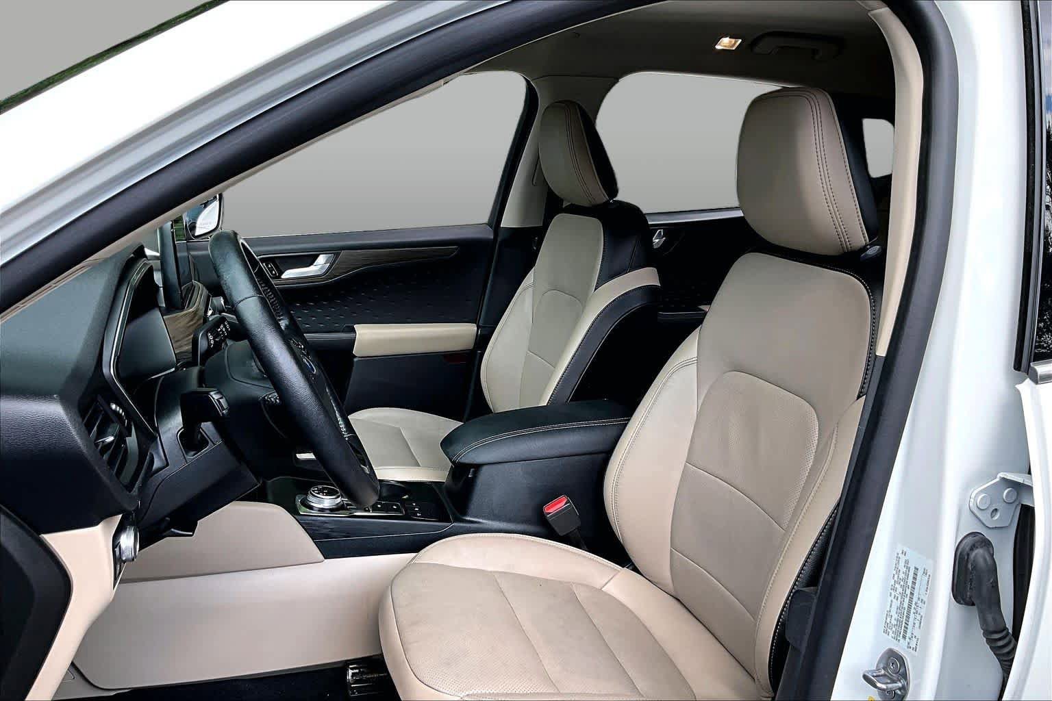 Used 2020 Ford Escape Titanium AWD/4WD image 8