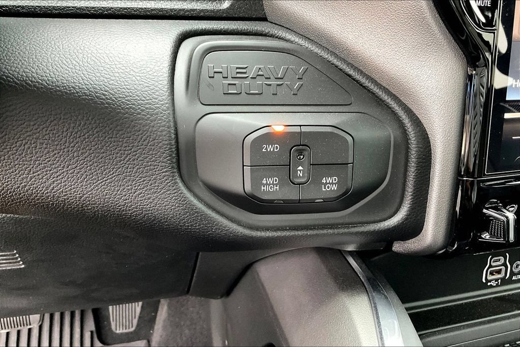 New 2026 RAM 2500 Laramie AWD/4WD image 16