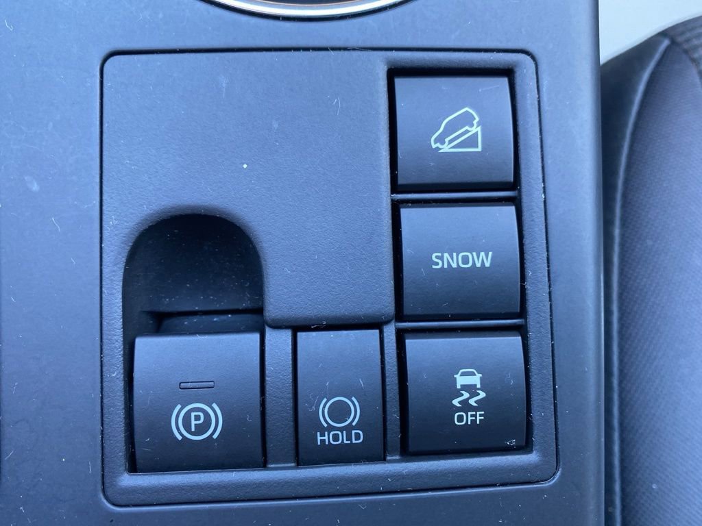 Used 2023 Toyota Highlander LE image 33