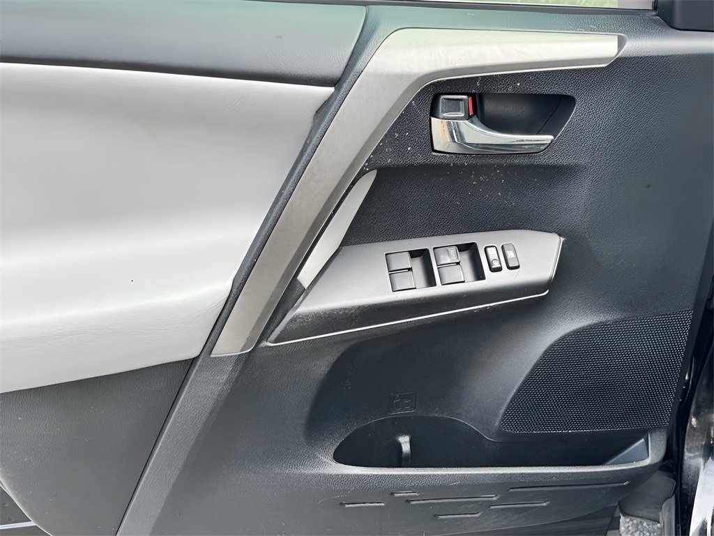 Used 2018 Toyota RAV4 XLE image 24