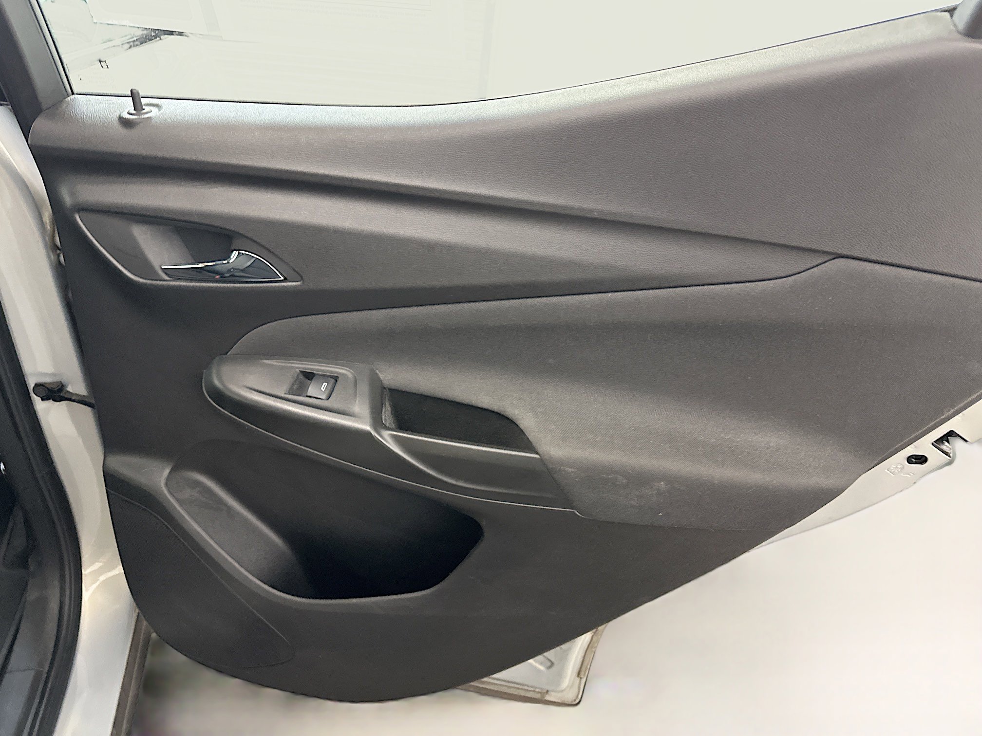 Used 2023 Chevrolet Bolt EUV LT w/ Driver Confidence Package image 31