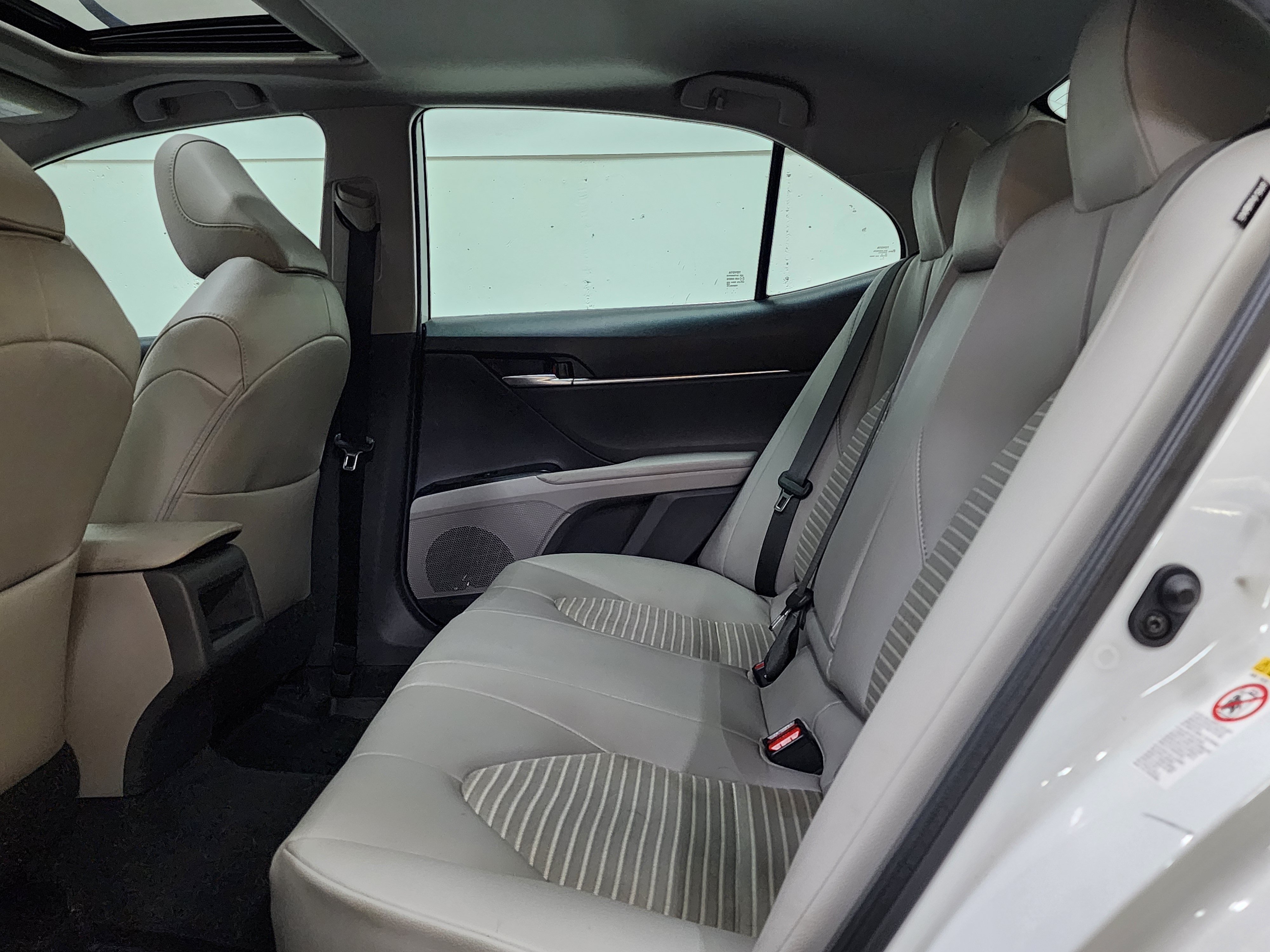 Used 2019 Toyota Camry SE FWD image 13